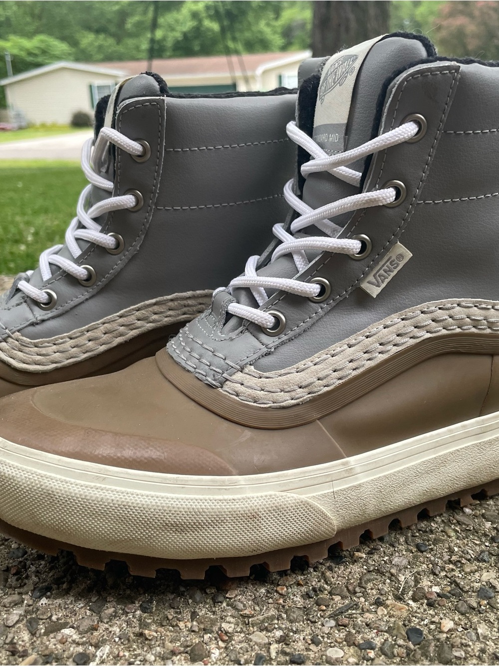 Vans womens High-Top Boots in Gray and Brown